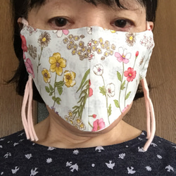 〈呼吸しやすい〉喘息もちの私が作りました 【スーはーエチケットマスク】ボタニカルフラワー・薄水色 8枚目の画像