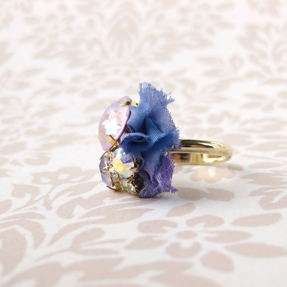 紫陽花のリング　〜淡い紫とブルーグラデのシルクリボン 6枚目の画像