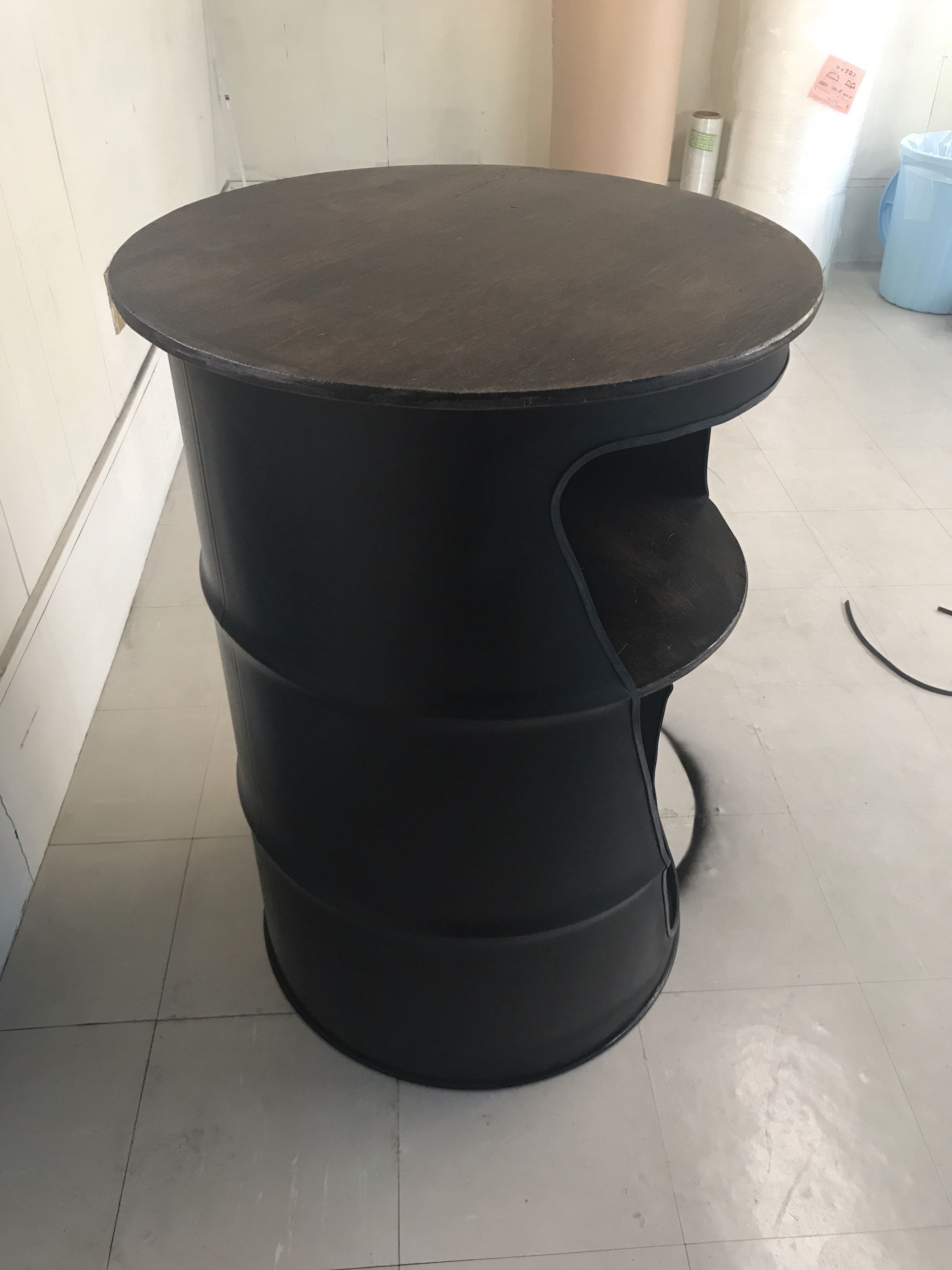 ハンドメイド】ドラム缶加工テーブル 収納付 机・デスク 青葉ベース