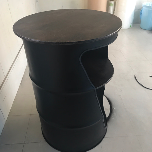 ハンドメイド】ドラム缶加工テーブル 収納付 机・デスク 青葉ベース 