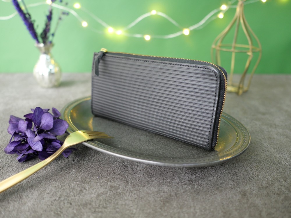 ｷｭｲｰﾙﾃﾞｿﾝ スリムでスッキリ収納できる 長財布 マットな質感が楽しめる大人の Lファスナー《ブラック》