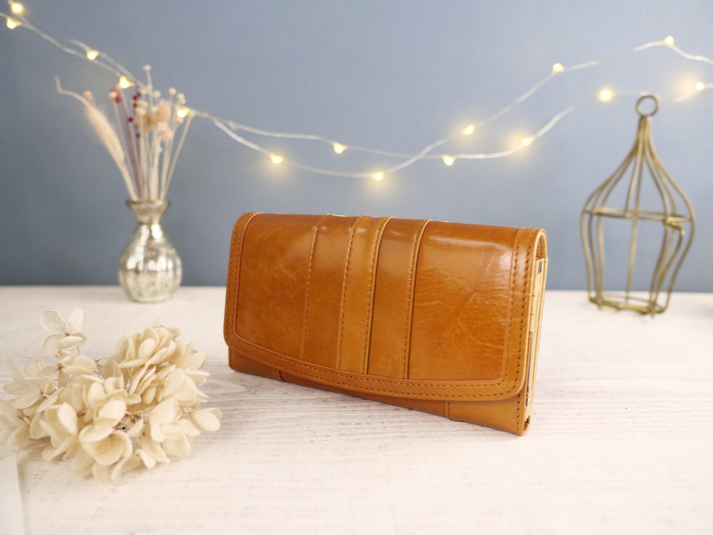 【訳あり】大容量で使いやすい中がま口の長財布 上質レザーの魅力的ながま口財布 《キャメル》CU015CA