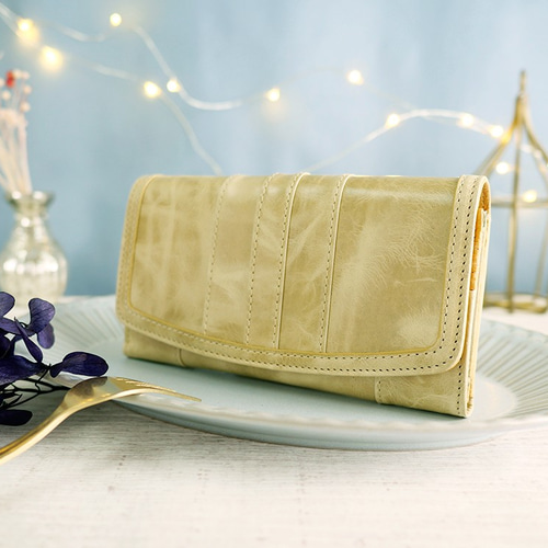 ｷｭｲｰﾙﾃﾞｿﾝ 大容量で使いやすい中がま口の長財布 上質レザーの魅力的な