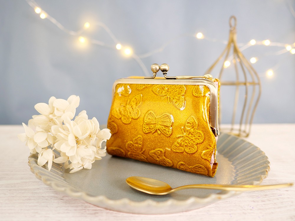 【訳あり】コンパクトなのに大容量な二つ折り財布 エレガントな大人かわいい がま口財布《イエロー》CU218YE