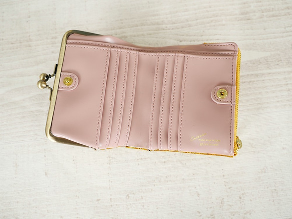 【訳あり】コンパクトなのに大容量な二つ折り財布 エレガントな大人かわいい がま口財布《イエロー》CU218YE 3枚目の画像