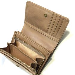 ｷｭｲｰﾙﾃﾞｿﾝ コンパクトなのに大容量な二つ折り財布 クラシックで大人デザインの 財布 《ベージュ》 IL005 3枚目の画像