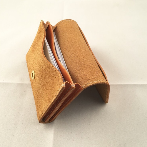 989 未使用 スマイソン レザー名刺入れ カードケース ベージュ 付属品付き Smythson（スマイソン） カードケース MARA FOLDED C/CASE P STUD マラ