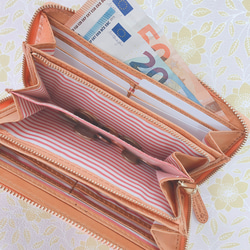 ｷｭｲｰﾙﾃﾞｿﾝ キュートなネコの型押しの長財布　上質レザーのかわいいラウンドファスナー 《イエロー》CU181CA 2枚目の画像