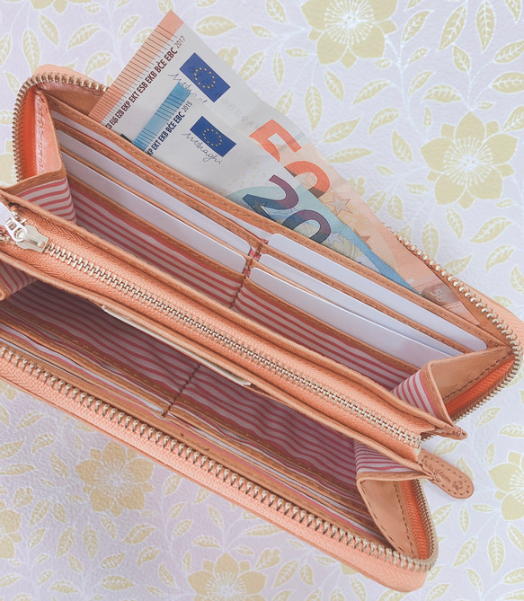 ｷｭｲｰﾙﾃﾞｿﾝ キュートなネコの型押しの長財布　上質レザーのかわいいラウンドファスナー 《イエロー》CU181CA 3枚目の画像