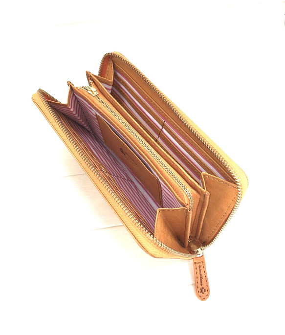 ｷｭｲｰﾙﾃﾞｿﾝ キュートなウサギの型押しの長財布　上質レザーのかわいいラウンドファスナー 《キャメル》CU184CA 4枚目の画像