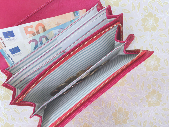 ｷｭｲｰﾙﾃﾞｿﾝ キュートなウサギ型押しの長財布　上質レザーのかわいい収納抜群なフラップ財布 《イエロー》CU185 4枚目の画像