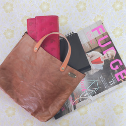 ｷｭｲｰﾙﾃﾞｿﾝ キュートなウサギ型押しの長財布　上質レザーのかわいい収納抜群なフラップ財布 《イエロー》CU185 9枚目の画像