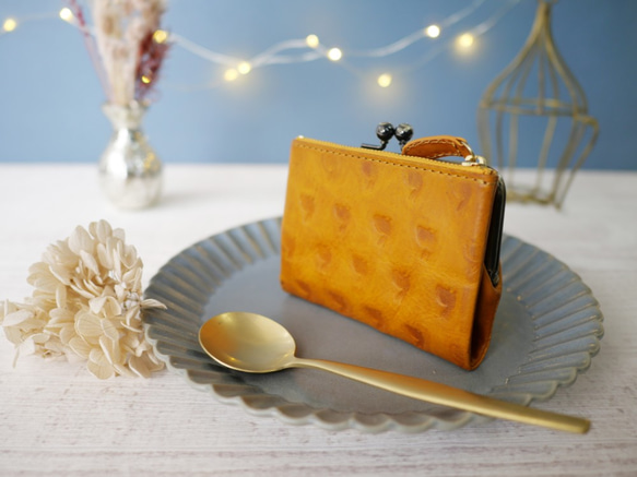 ｷｭｲｰﾙﾃﾞｿﾝ キュートなウサギ型押しの がま口　コンパクトなのに大容量な 二つ折り 財布《イエロー》CU186YE 2枚目の画像