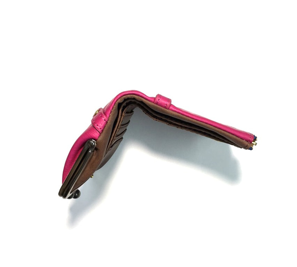 ｷｭｲｰﾙﾃﾞｿﾝ コンパクトなのに大容量な二つ折り財布 上質レザーの魅力的ながま口財布 《ピンク》CU190PK 4枚目の画像