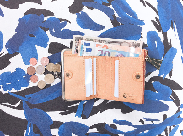 ｷｭｲｰﾙﾃﾞｿﾝ コンパクトなのに大容量な二つ折り財布 大人かわいいが詰め込まれたがま口 《イエロー》CU151YE 3枚目の画像