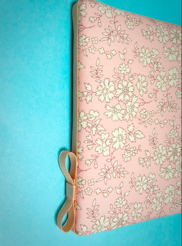 リバティタナローン    カペル       ミニミニアイロン台  &桐の針刺し箱 (ピンクッション)  のセット 2枚目の画像