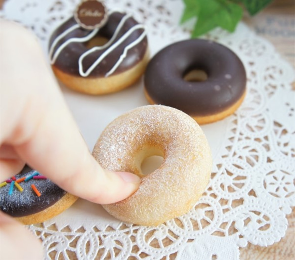 ミニドーナツ５個セット（カラースプレー）※食べられません※ 2枚目の画像