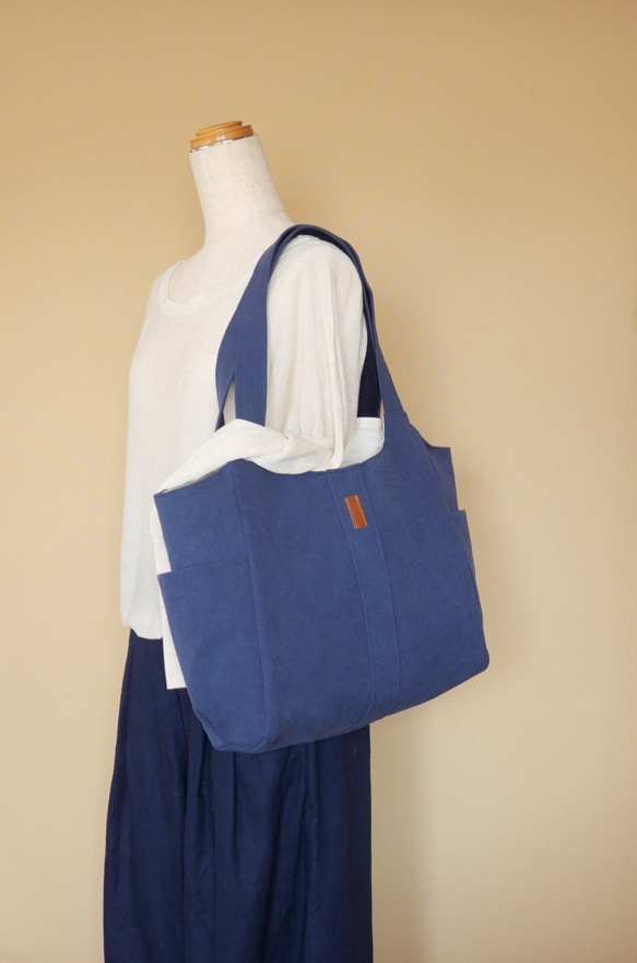 富士金梅ヴィンテージ帆布　ネイビーブルー　A4も入るポケットたくさん軽いバッグ　 7枚目の画像