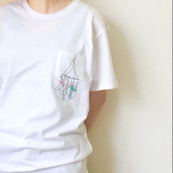 ☆Ｌサイズ１点限り☆ ゆったり着られるポケットTシャツ「洗濯干し」 3枚目の画像