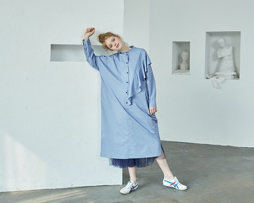 未使用 タグ付 ロングワンピース 長袖 フリル オープンショルダー ギャザー 青 コットン100%】フリル長袖ロングワンピース ゆったりめ ポケット付き