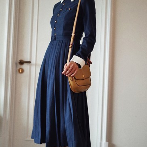 23区 ネイビー プリーツ 長袖ワンピース ベルト付き 23区 ネイビー プリーツ 長袖ワンピース ベルト付き