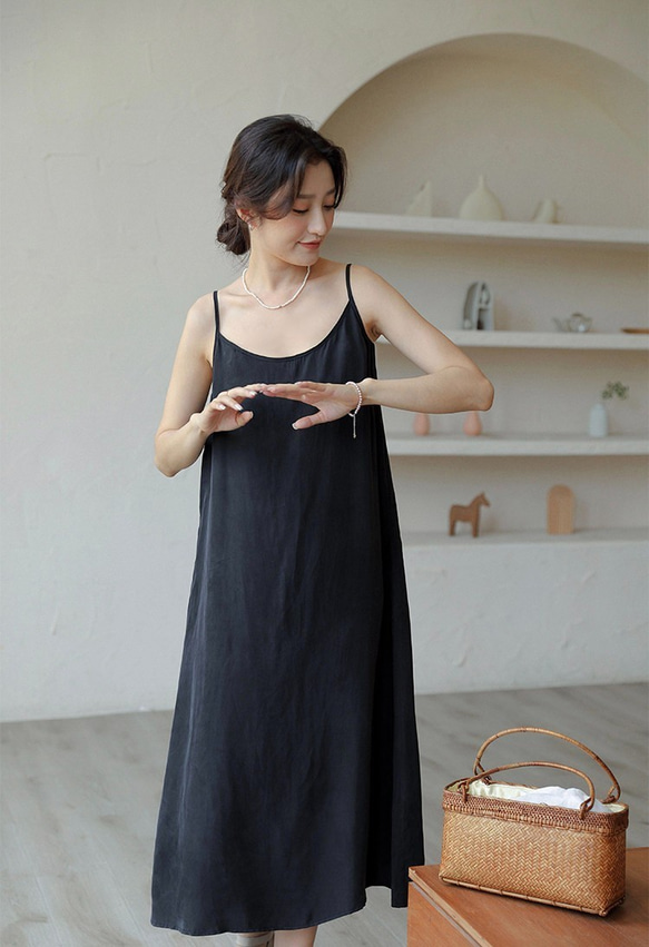 【新作黒色】シルクタッチインナーワンピース　丈選べる【春秋】ブラック/黒 2枚目の画像