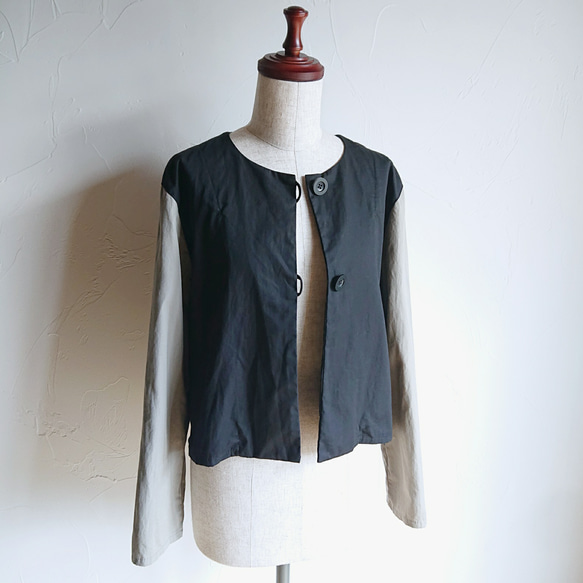 季節の間 (はざま) のショートジャケット２  ボディ:black   袖:gray 1枚目の画像