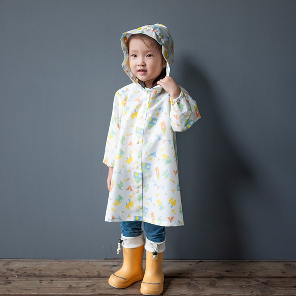 森林小屋派對白色兒童雨衣 · KIDS RAINCOAT 第4張的照片