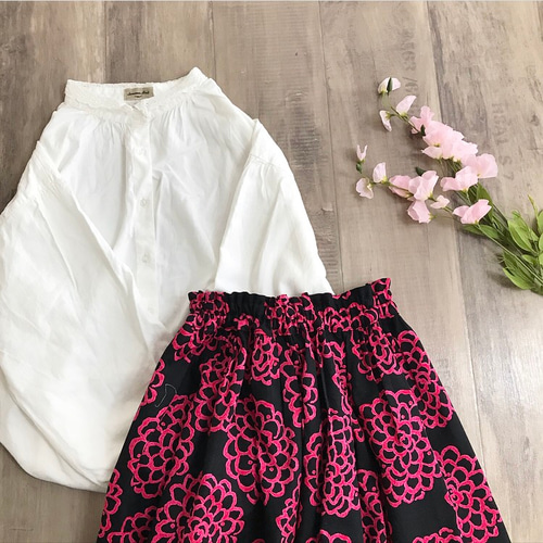 タオ　コムデギャルソン ギャザースカート 緑とピンク 花柄 インド綿 タオ コムデギャルソン ギャザースカート 緑とピンク 花柄 インド綿