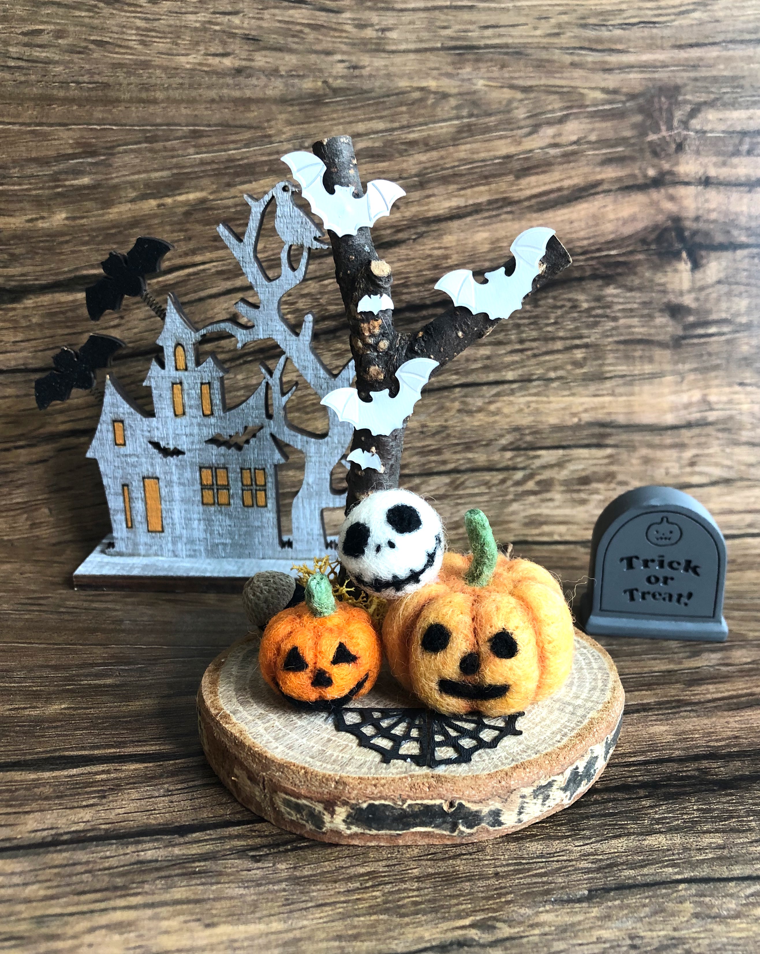 【楓花様】ハロウィン飾り各種  置物 羊毛フェルト ちりめん ハンドメイド 楓花様】ハロウィン飾り かぼちゃの馬車 ちりめん 羊毛フェルト