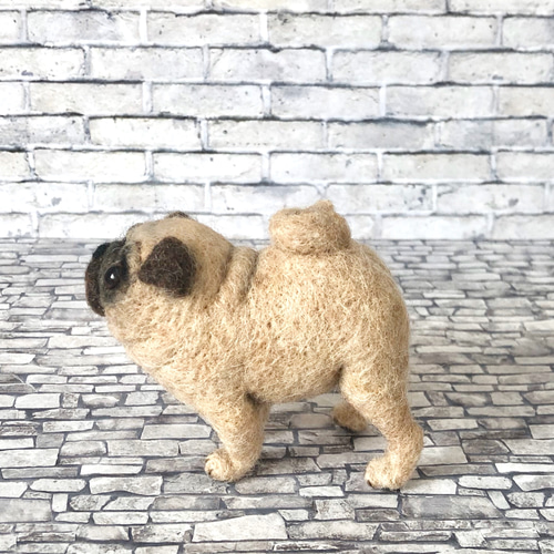 羊毛フェルト ミニサイズのリアルなパグさん 羊毛フェルト 羊のおくり