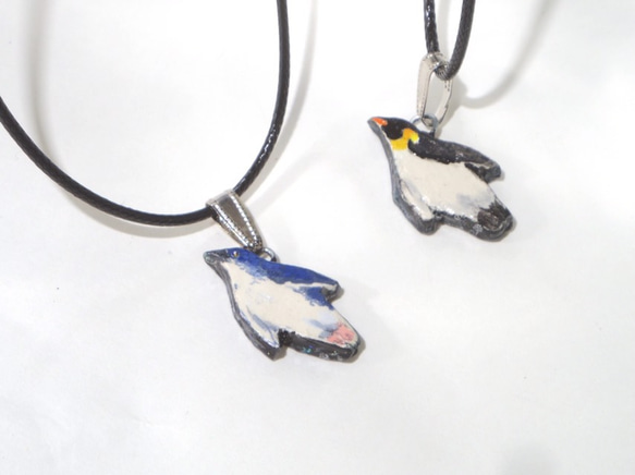 ペンギンたちのリバーシブルペンダント 3枚目の画像