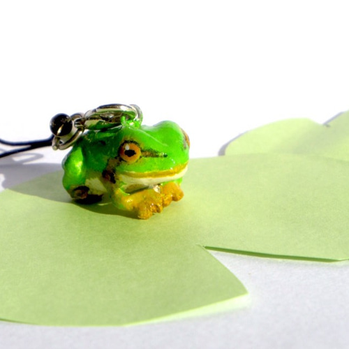 おすわりカエルストラップ 携帯ストラップ KOMAKKOU64 通販 6355218