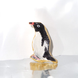 元気なアデリーペンギンのバッジ 2枚目の画像