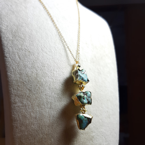 Turquoise』の三連天然石ネックレス ネックレス・ペンダント