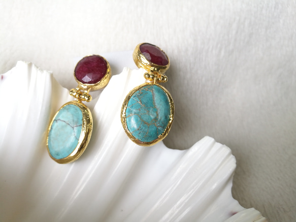 『Turquoise&Ruby 』の世界でひとつのオトナピアス 2枚目の画像