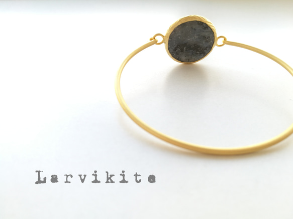 『Larvikite』の世界でひとつの天然石ブレスレット 3枚目の画像