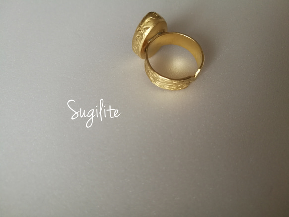 『Sugilite』の世界でひとつの一粒涙型リング 3枚目の画像