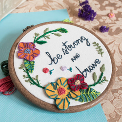 3D Embroidery Flower Hoop Art Gift - "be strong and brave" 5枚目の画像
