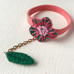 【Embroidery Accessories】Red sakura flower with leaf 1枚目の画像