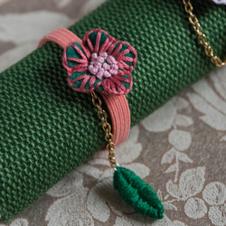 【刺繡飾物】立體紅色櫻花連小葉子　手作髮圈 第3張的照片