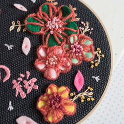 【立體刺繡】夜櫻主題小花　手作刺繡框 第4張的照片