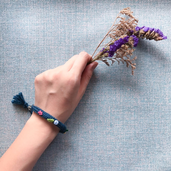 【Embroidery Accessories】Blue colour bracelet with embroidery 3枚目の画像