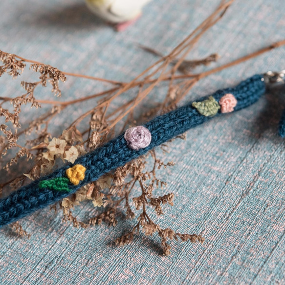 【Embroidery Accessories】Blue colour bracelet with embroidery 5枚目の画像