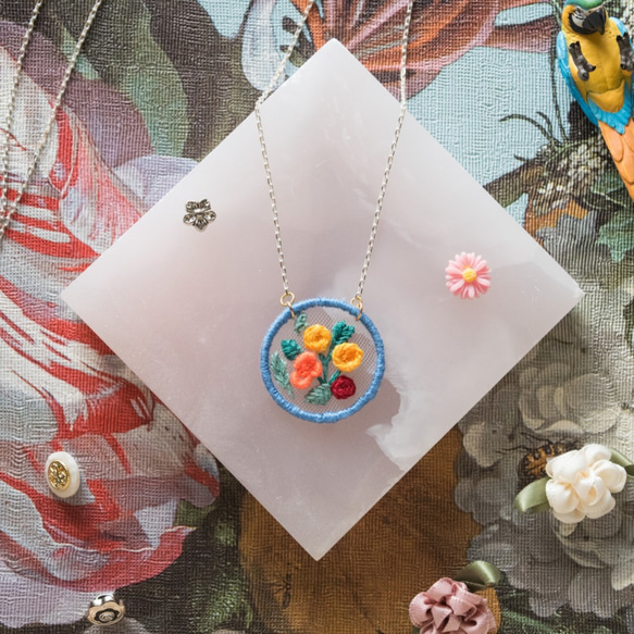 【Embroidery Accessories】3D Flower Pendant Necklace 1枚目の画像