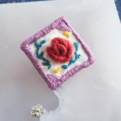 【Embroidery Accessories】Red Rose Wool Flower Brooch 3枚目の画像