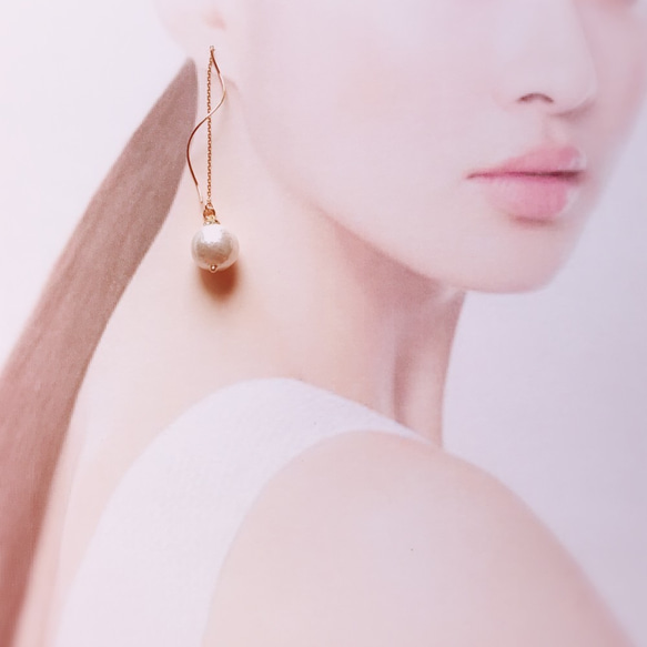 {C O T T O N}棉珍珠系列：古典垂墜式環鑽棉珍珠耳環(耳針式) 第4張的照片
