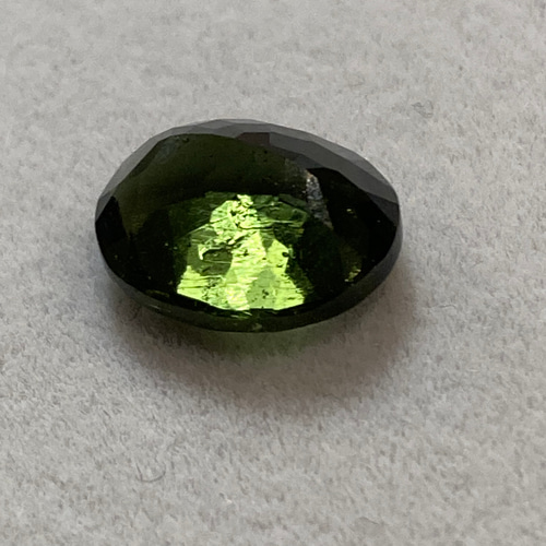 宇宙からの贈り物　モルダバイト 宇宙からの贈り物 高品質モルダバイト 1.6ct ペンダント sa1581