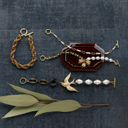復古施華洛世奇和淡水珍珠，黃銅花手鍊 第9張的照片