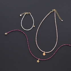 嬰兒珍珠和紅寶石頸鍊，有多種吊飾可供選擇 第8張的照片